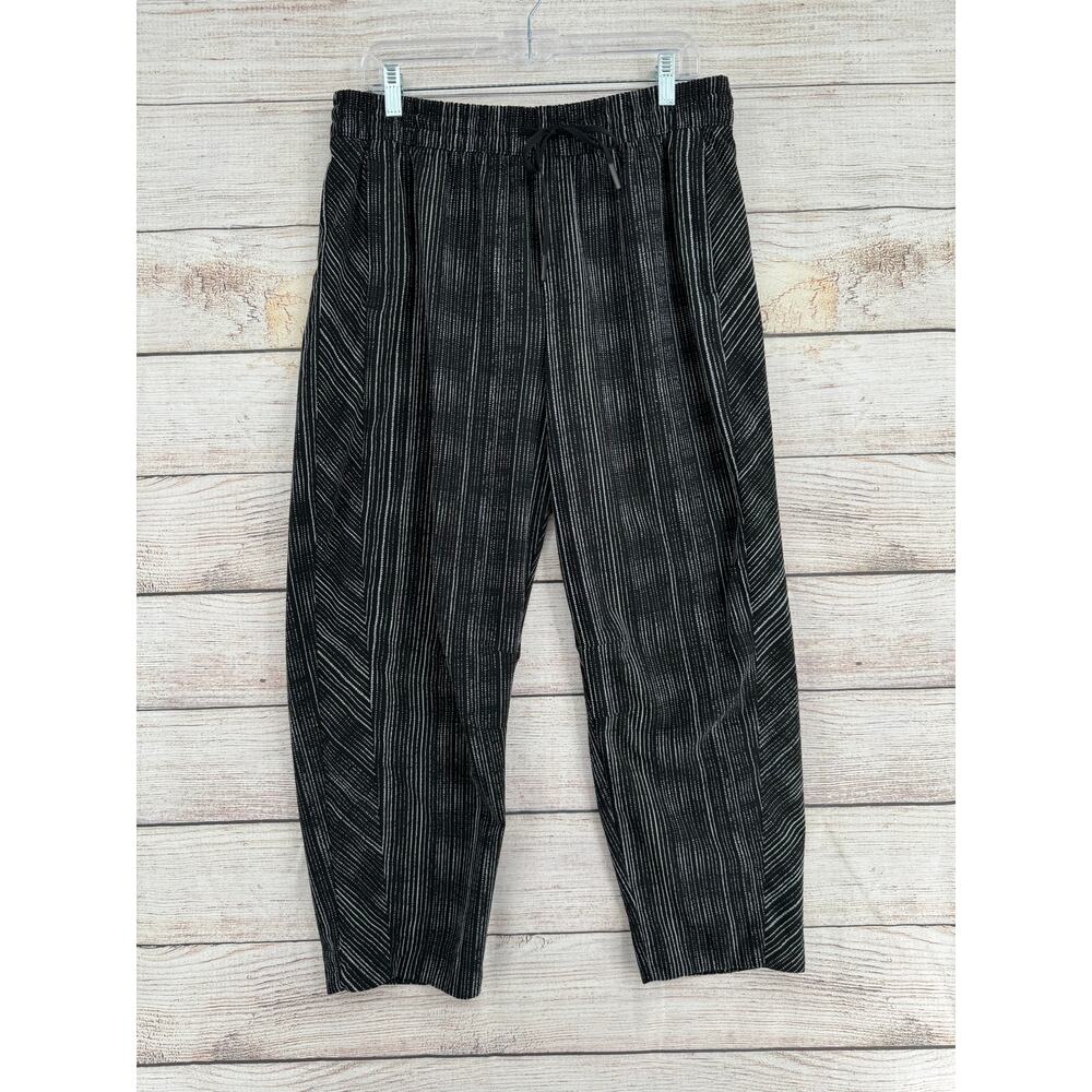 Athleta Relaxed Fit Arrival Pants Womens 14 Black Amara Striped‎ Drawstring